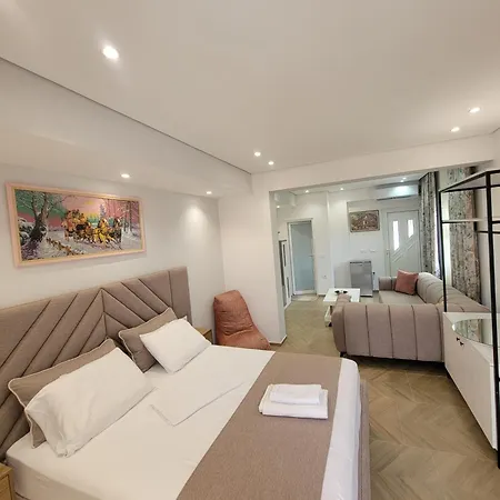 Luxury Studio's J&m