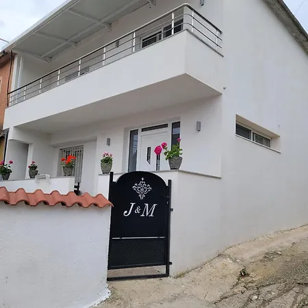 Luxury Studio's J&m Villa *